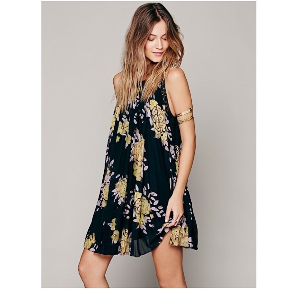 Free People Dresses & Skirts - *SALE* Free People floral printed mini dress